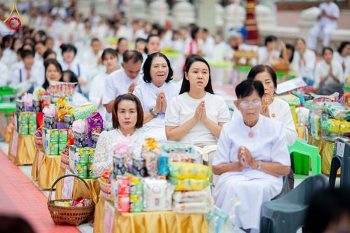 ภาพ No.310850:วันอาทิตย์ที่ 22 กุมภาพันธ์ พ.ศ. 2569 พิธีตักบาตรเเด่คณะพระภิกษุสงฆ์ 1,111 รูป จังหวัดน่าน หนึ่งในโครงการตักบาตรพระ 2,000,000 รูป 77 จังหวัดทั่วไทย ในวาระอันเป็นมงคลยิ่ง ครบรอบ 744 ปี นครน่าน สืบสานศรัทธา ทำบุญใหญ่ของเมืองน่าน ณ ข่วงเมือง วัดภูมินทร์ อำเ