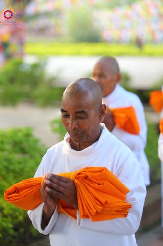 ภาพ No.314073:วันจันทร์ที่ 16 มีนาคม พ.ศ. 2569 พิธีเวียนเทียนประทักษิณ และพิธีบรรพชาสามเณร 500 รูป ณ วิหารมายาเทวี ประเทศเนปาล