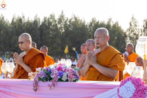 ภาพ No.302082:วันที่ 23 มกราคม พ.ศ. 2569 พิธีจุดประทีปธรรมถวายเป็นพุทธบูชา และบูชาธรรมมหาปูชนียาจารย์  ณ อนุสรณ์สถานลำดับที่ 5 สถานที่เผยแผ่วิชชาธรรมกายครั้งแรก อนุสรณ์สถานบางปลา วัดบางปลา อำเภอบางเลน จังหวัดนครปฐม ในโครงการธรรมยาตรา กตัญญูบูชา มหาปูชนียาจารย์ พระมงคล