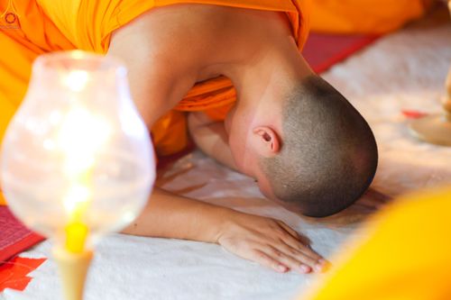 ภาพ No.290230:วันที่ 6 มกราคม พ.ศ. 2569 พิธีจุดประทีปถวายเป็นพุทธบูชา และบูชาธรรมมหาปูชนียาจารย์ (ภาพชุดที่ 2) ณ อนุสรณ์สถานมหาวิหารพระมงคลเทพมุนี (โลตัสแลนด์) อ.สองพี่น้อง จ.สุพรรณบุรี ในโครงการธรรมยาตรา กตัญญูบูชา มหาปูชนียาจารย์ พระมงคลเทพมุนี(สด จนฺทสโร) พระผู้ปรา