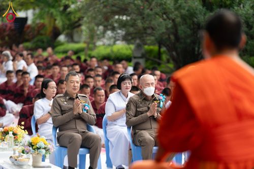 ภาพ No.351432:วันที่ 22 กันยายน พ.ศ. 2569  พิธีตักบาตรสามเณรธรรมทายาท โครงการบรรพชาพัฒนาคุณธรรม จริยธรรม  สำหรับนักเรียนนายสิบตำรวจ (นสต.) รุ่นที่ 16 ศูนย์ฝึกอบรมตำรวจภูธรภาค 1  ณ วัดพระพุทธบาทราชวรมหาวิหาร