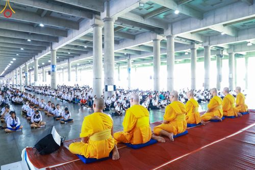 ภาพ No.59573:การอบรมอาสาสมัคร  เตรียมงานและจัดถวายภัตตาหาร แด่พระสังฆาธิการ 10,000 กว่าวัดทั่วประเทศ ในวันที่ 21-22 เมษายน พ.ศ.2567 เพื่องานวันคุ้มครองโลก จัดโดย ชมรมพุทธศาสตร์สากลฯ