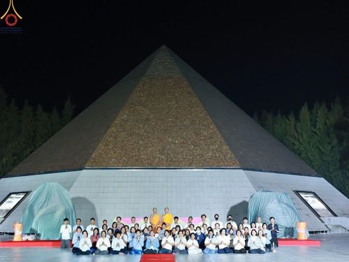 ภาพ No.198943:V.50 สารพัดV สารพัดดี ที่ธรรมยาตรา ในโครงการธรรมยาตรา กตัญญูบูชา มหาปูชนียาจารย์ พระมงคลเทพมุนี(สด จนฺทสโร) พระผู้ปราบมาร อนุสรณ์สถาน 7 แห่ง ปีที่ 13 ระหว่างวันที่ 2-31 มกราคม พ.ศ. 2568