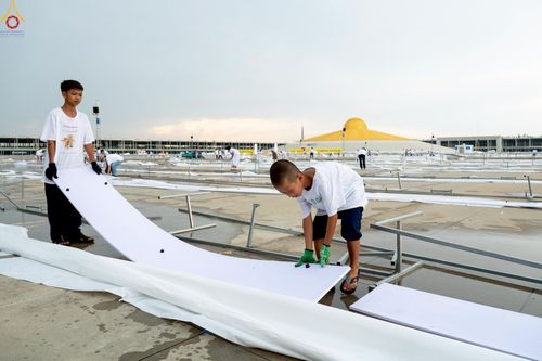 ภาพ No.225276:วันที่ 20 - 27 เมษายน พ.ศ. 2568 "ภาพแห่งความปลื้มที่ไม่มีวันจบ" คณะสงฆ์สามเณร เจ้าหน้าที่ และสาธุชน ร่วมแรงร่วมใจกันเตรียมงานและเก็บงาน เพื่อวันคุ้มครองโลก พิธีถวายมหาสังฆทานคณะสงฆ์ 40,000 กว่าวัดทั่วประเทศ