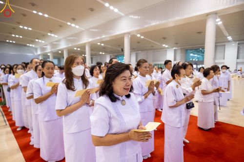 ภาพ No.136785:พิธีตักบาตร พิธีบูชาข้าวพระ ในวันอาทิตย์ต้นเดือนที่ 5 พฤษภาคม พ.ศ. 2567 ณ วัดพระธรรมกาย จ.ปทุมธานี