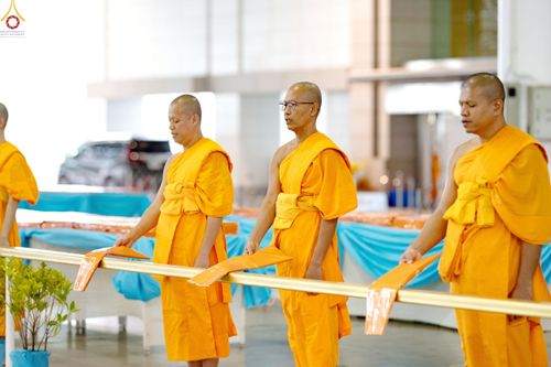 ภาพ No.240913:วันพุธที่ 27 สิงหาคม พ.ศ. 2568 พิธีทอดผ้าป่าเพื่อสร้างอาคาร  82 ปี หลวงพ่อธัมมชโย สมทบกฐินวัดพระธรรมกาย และกฐิน 30,000 วัดทั่วประเทศ ครั้งที่ 1