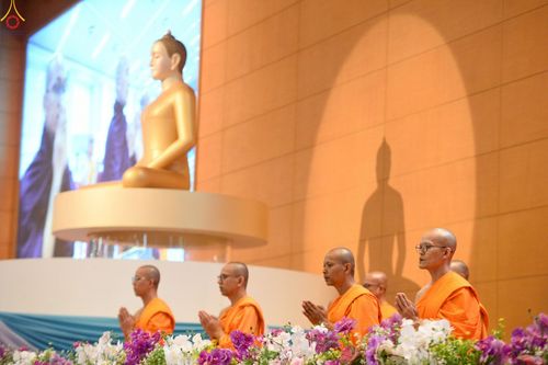 ภาพ No.244148:วันอาทิตย์ที่ 7 กันยายน พ.ศ. 2568 พิธีทอดผ้าป่าสมทบกฐินวัดพระธรรมกาย และสมทบกฐิน 30,000 วัดทั่วไทย ครั้งที่ 2 ณ ห้องแก้วสารพัดนึก 1 วัดพระธรรมกาย