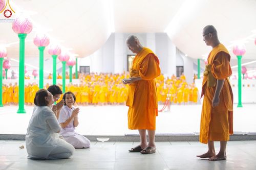 ภาพ No.167923:พิธีทอดกฐิน และ พิธีกรานกฐิน ในวันอาทิตย์ที่ 3 พฤศจิกายน พ.ศ. 2567 ณ วัดพระธรรมกาย จ.ปทุมธานี