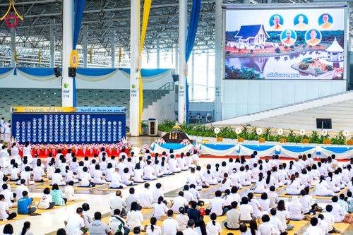 ภาพ No.87917:พิธีรำลึกนักสร้างบารมี ในวันมหารำลึกครั้งที่ 33 วันเสาร์ที่ 16 กันยายน พ.ศ. 2566 ณ หน้ารัตนบัลลังก์ สภาธรรมกายสากล วัดพระธรรมกาย