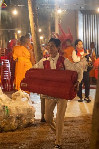 ภาพ No.301628:ภาพเบื้องหลังอาสาสมัครรวมใจ ชุดที่ 4 ในโครงการธรรมยาตรา กตัญญูบูชา มหาปูชนียาจารย์ พระมงคลเทพมุนี(สด จนฺทสโร) พระผู้ปราบมาร อนุสรณ์สถาน 7 แห่ง ปีที่ 14