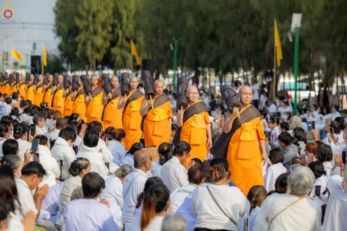 ภาพ No.299713:วันที่ 18 มกราคม พ.ศ. 2569 พิธีต้อนรับพระธรรมยาตรา (ภาพชุดที่ 2) ณ อนุสรณ์สถานลำดับที่ 5  สถานที่เผยแผ่วิชชาธรรมกายครั้งแรก อนุสรณ์สถานบางปลา วัดบางปลา อำเภอบางเลน จังหวัดนครปฐม ในโครงการธรรมยาตรา กตัญญูบูชา มหาปูชนียาจารย์ พระมงคลเทพมุนี(สด จนฺทสโร) พระ
