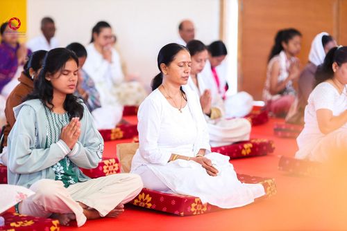 ภาพ No.283833:วันที่ 6-7 ธันวาคม พ.ศ. 2568  พิธีรับมอบหนังสือแสดงเจตจำนงถวายสิทธิครอบครองและใช้ประโยชน์วัดสันติวัน เมืองนาคปูร์  พิธีจุดโคมประทีปถวายเป็นพุทธบูชา และอุทิศบุญกุศลแด่ ดร.บี.อาร์. อัมเบดการ์  พิธีบูชาข้าวพระถ่ายทอดสดจากประเทศไทย