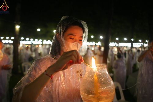 ภาพ No.89317:พิธีประดิษฐานรูปหล่อทองคำ  คุณยายอาจารย์มหารัตนอุบาสิกาจันทร์ ขนนกยูง ภายในมหาวิหารคุณยายอาจารย์ฯ เนื่องในวันครูผู้ค้นพบวิชชาธรรมกาย วันศุกร์ที่ 29 กันยายน พ.ศ. 2566 ณ วัดพระธรรมกาย จ.ปทุมธานี