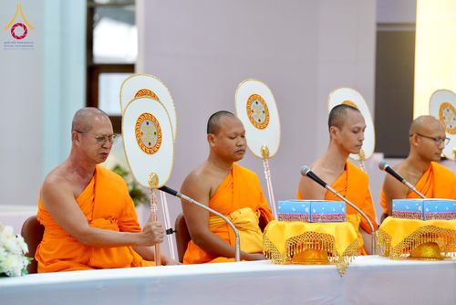 ภาพ No.294296:วันอาทิตย์ที่ 14 ธันวาคม พ.ศ.2568 พิธีเจริญพระพุทธมนต์สมโภชดวงแก้วลูกนิมิตเอก และดวงแก้วนิมิตปฏิบัติธรรม อัญเชิญประดิษฐาน  ณ วัดพระธรรมกายในประเทศสหรัฐอเมริกาและประเทศเยอรมนี 7 แห่ง ณ อาคารปลูกศรัทธา 2 วัดพระธรรมกาย