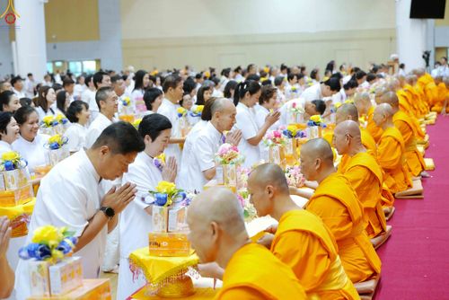 ภาพ No.343639:วันที่ 16 สิงหาคม พ.ศ.2569 พิธีถวายคิลานเภสัช และอุปกรณ์ทางการแพทย์ ณ ห้องแก้วสารพัดนึก2 วัดพระธรรมกาย