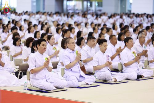 ภาพ No.318387:วันอาทิตย์ต้นเดือนที่ 5 เมษายน พ.ศ.2569 พิธีบูชาข้าวพระ ณ สภาธรรมกายสากล วัดพระธรรมกาย