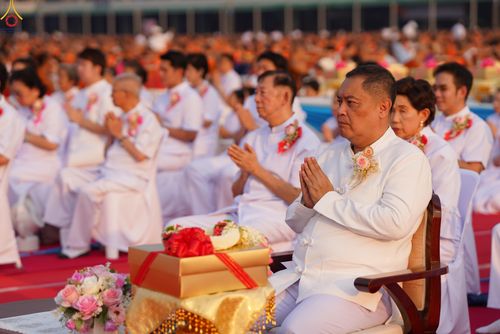 ภาพ No.324023:วันที่ 22 เมษายน พ.ศ.2569 (วันคุ้มครองโลก) พิธีถวายมหาสังฆทาน 40,000 กว่าวัดทั่วประเทศ ณ ลานธรรม พระมหาธรรมกายเจดีย์ วัดพระธรรมกาย