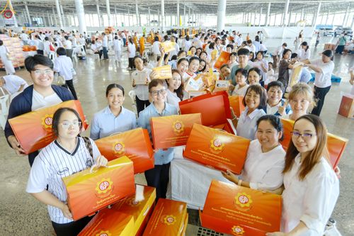 ภาพ No.322189:วันที่ 14 เมษายน พ.ศ.2569 การเตรียมกล่องไทยธรรม วันสุดท้าย เพื่องานถวายมหาสังฆทาน 40,000 กว่าวัดทั่วประเทศ วันคุ้มครองโลก 22 เมษายน พ.ศ.2569 วัดพระธรรมกาย