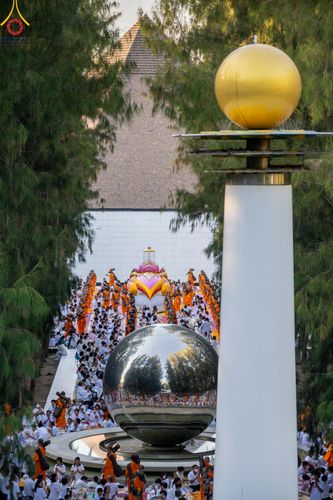 ภาพ No.105730:พิธีต้อนรับพระธรรมยาตรา ในโครงการธรรมยาตรากตัญญูบูชา มหาปูชนียาจารย์ พระมงคลเทพมุนี(สด จนฺทสโร) พระผู้ปราบมาร อนุสรณ์สถาน 7 แห่ง ปีที่ 12 วันที่ 3 มกราคม พ.ศ. 2567 ณ อนุสรณ์สถานโลตัสแลนด์ จ.สุพรรณบุรี