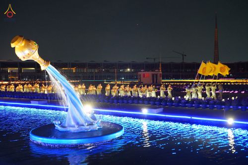 ภาพ No.81850:พิธีจุดวิสาขประทีปและเวียนประทักษิณ เนื่องในวันวิสาขบูชา วันเสาร์ที่ 3 มิถุนายน 2566 ณ ลานธรรมพระมหาธรรมกายเจดีย์ วัดพระธรรมกาย จ.ปทุมธานี