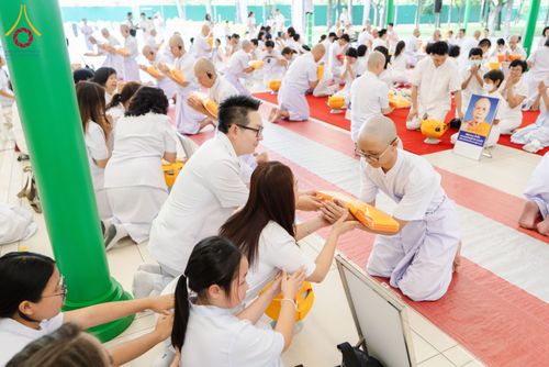 ภาพ No.286559:วันเสาร์ที่ 12 กรกฏาคม พ.ศ.2568 พิธีบรรพชาอุปสมบท  โครงการบรรพชาอุปสมบทหมู่ ธรรมทายาทนานาชาติ(ภาคภาษาจีน), โครงการบรรพชาสามเณร โรงเรียนนานาชาติ รุ่นที 14