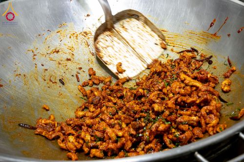 ภาพ No.289581:วันที่ 7 มกราคม พ.ศ. 2569 พิธีถวายภัตตาหารเป็นสังฆทาน แด่พระธรรมยาตรา ในโครงการธรรมยาตรา กตัญญูบูชา มหาปูชนียาจารย์ พระมงคลเทพมุนี(สด จนฺทสโร) พระผู้ปราบมาร อนุสรณ์สถาน 7 แห่ง ปีที่ 14 ณ อนุสรณ์สถานมหาวิหารพระมงคลเทพมุนี (โลตัสแลนด์) อ.สองพี่น้อง จ.สุพรร