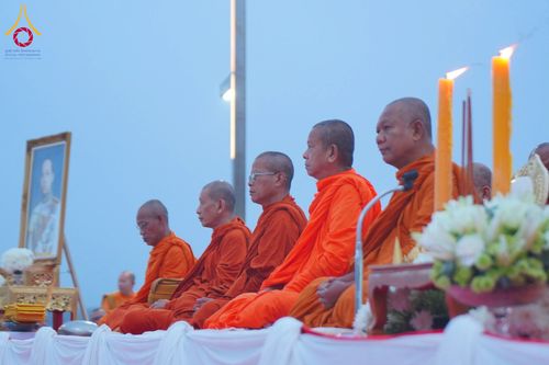 ภาพ No.284624:วันอาทิตย์ที่ 14 ธันวาคม พ.ศ.2568  พิธีทำบุญเมืองสุราษฎร์ธานี 110ปี และพิธีตักบาตรพระสงฆ์ 1,110 รูป  ณ บริเวณริมน้ำวัดกลาง (เก่า) ถนนบ้านดอน ตำบลตลาดใหม่ อำเภอเมือง จังหวัดสุราษฎร์ธานี