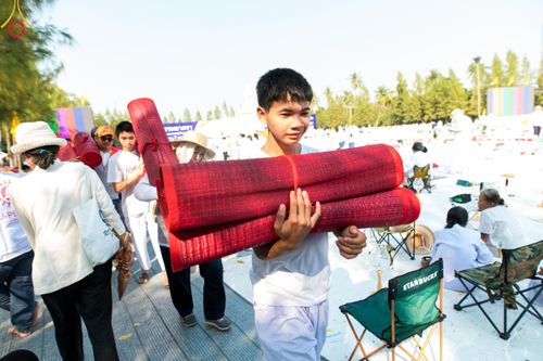 ภาพ No.110175:V.8 พลังทีม การเตรียมงาน เก็บงาน การรับบุญของเจ้าหน้าที่หน่วยงานต่างๆ เพื่อโครงการธรรมยาตรา กตัญญูบูชามหาปูชนียาจารย์ พระมงคลเทพมุนี (สด จนฺทสโร) พระผู้ปราบมาร อนุสรณ์สถาน 7 แห่ง ปีที่ 12 ระหว่างวันที่ 2 - 31 มกราคม พ.ศ.2567