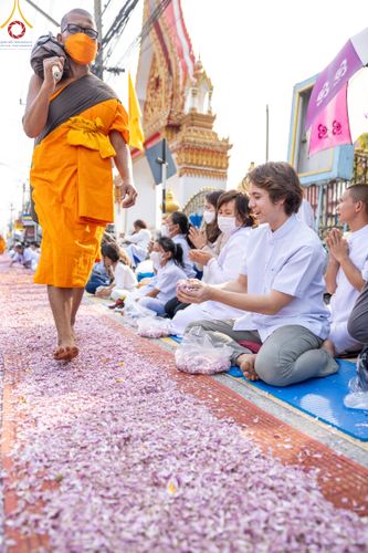 ภาพ No.120198:พิธีต้อนรับพระธรรมยาตรา ในโครงการธรรมยาตรา กตัญญูบูชา มหาปูชนียาจารย์ พระมงคลเทพมุนี(สด จนฺทสโร) พระผู้ปราบมาร อนุสรณ์สถาน 7 แห่ง ปีที่ 12 วันที่ 28 มกราคม พ.ศ. 2567 ณ วัดพระธรรมกาย จ.ปทุมธานี