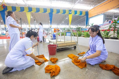 ภาพ No.59822:V.39 ทุ่มสุดใจ ธรรมชัย 80 ปี การเตรียมงาน การปฏิบัติงาน ของเจ้าหน้าที่หน่วยงานต่างๆ เพื่อพิธีฉลองอายุวัฒนมงคล 80 ปี หลวงพ่อธัมมชโย และรับถวายมหาสังฆทาน 10,000 กว่าวัดทั่วประเทศ ในวันคุ้มครองโลก จันทร์ที่ 22 เมษายน พ.ศ. 2567