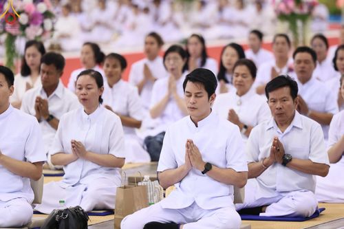 ภาพ No.151346:พิธีบูชาข้าวพระ ในวันอาทิตย์ต้นเดือน วันที่ 1 กันยายน พ.ศ. 2567 ณ สภาธรรมกายสากล วัดพระธรรมกาย