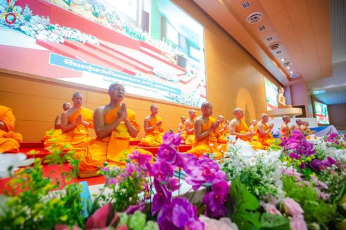 ภาพ No.167885:พิธีทอดกฐิน และ พิธีกรานกฐิน ในวันอาทิตย์ที่ 3 พฤศจิกายน พ.ศ. 2567 ณ วัดพระธรรมกาย จ.ปทุมธานี