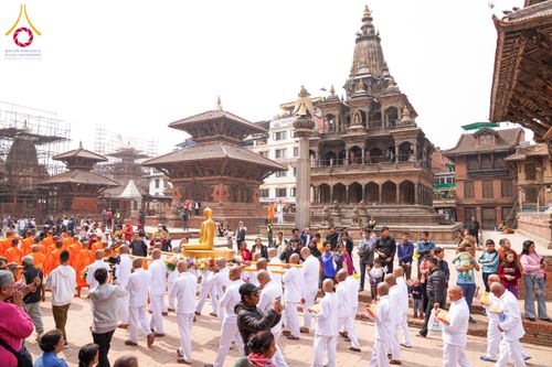 ภาพ No.129894:พิธีตัดปอยผมและแห่นาคธรรมทายาท ในโครงการบรรพชา 1,250 รูป ณ แดนประสูติ สวนลุมพินี ประเทศเนปาล วันที่ 2 มีนาคม พ.ศ. 2567