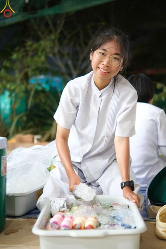 ภาพ No.130187:V.34 เพื่อธรรมเพื่อบางกล่ำ การรับบุญของเจ้าหน้าที่หน่วยงานต่างๆ  เพื่องานธรรมยาตราอัญเชิญพระบรมสารีริกธาตุ ประดิษฐาน ณ มหารัตนเจดีย์สิริปทุมสวรรค์ (เจดีย์อริยพุทธะ 5 พระองค์) ณ ศูนย์ปฏิบัติธรรมภาคใต้ อ.บางกล่ำ จ.สงขลา ระหว่างวันที่ 9-10 มีนาคม พ.ศ. 2567