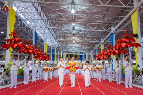 ภาพ No.264606:วันอาทิตย์ที่ 2 พฤศจิกายน พ.ศ. 2568 พิธีทอดกฐินสามัคคี ณ สภาธรรมกายสากล วัดพระธรรมกาย