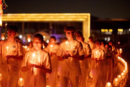 ภาพ No.124939:พิธีเวียนประทักษิณและจุดมาฆประทีป ในวันมาฆบูชา เสาร์ที่ 24 กุมภาพันธ์ พ.ศ. 2567 ณ พระมหาธรรมกายเจดีย์ วัดพระธรรมกาย