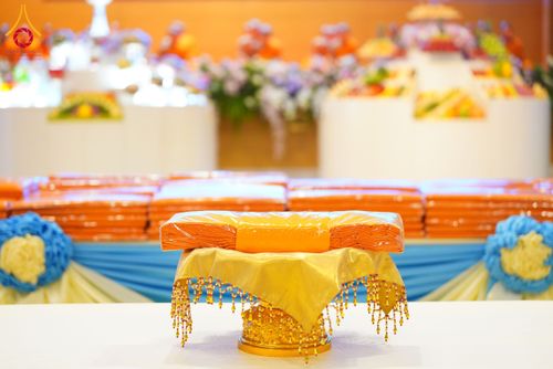 ภาพ No.134486:พิธีทอดผ้าป่าสมทบ มหาสังฆทาน 10,000 วัด ทั่วไทย วันอาทิตย์ต้นเดือนที่ 7 เมษายน พ.ศ.2567 ณ ห้องแก้วสารพัดนึก 1 สภาธรรมกายสากล  วัดพระธรรมกาย จ.ปทุมธานี