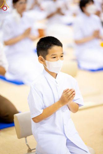 ภาพ No.139248:พิธีตักบาตร , พิธีบูชาข้าวพระ ณ ห้องแก้วสารพัด 1 สภาธรรมกายสากล วัดพระธรรมกาย วันอาทิตย์ต้นเดือนที่ 2 มิถุนายน พ.ศ. 2567