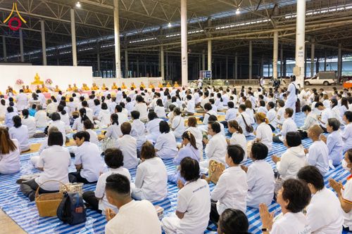 ภาพ No.279066:วันที่ 2 มกราคม พ.ศ.2569 พิธีถวายภัตตาหารเป็นสังฆทาน แด่พระธรรมยาตรา ณ วัดพระธรรมกาย ปทุมธานี ในโครงการธรรมยาตรา กตัญญูบูชา มหาปูชนียาจารย์ พระมงคลเทพมุนี(สด จนฺทสโร) พระผู้ปราบมาร อนุสรณ์สถาน 7 แห่ง ปีที่ 14