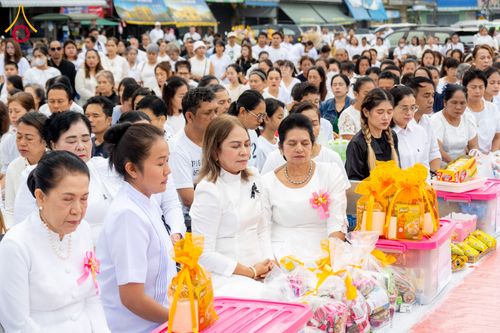 ภาพ No.284653:วันอาทิตย์ที่ 14 ธันวาคม พ.ศ.2568  พิธีทำบุญเมืองสุราษฎร์ธานี 110ปี และพิธีตักบาตรพระสงฆ์ 1,110 รูป  ณ บริเวณริมน้ำวัดกลาง (เก่า) ถนนบ้านดอน ตำบลตลาดใหม่ อำเภอเมือง จังหวัดสุราษฎร์ธานี