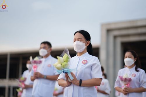 ภาพ No.84085:พิธีเวียนประทักษิณ พิธีวันทาเจดีย์ พิธีขอขมา และมอบผ้าไตร  ในโครงการบรรพชาอุปสมบทหมู่ธรรมทายาทรุ่นเข้าพรรษา และโครงการบรรพชาสามเณรโรงเรียนนานาชาติ รุ่นที่12 ในวันเสาร์ที่ 22 กรกฎาคม พ.ศ. 2566