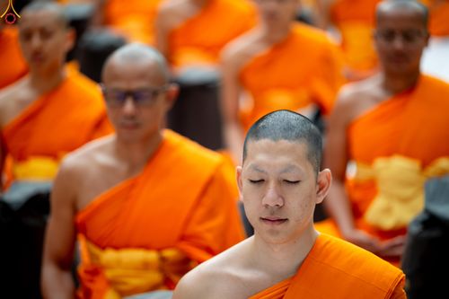 ภาพ No.288439:วันที่ 4 มกราคม พ.ศ. 2569 พระธรรมยาตราปฏิบัติธรรม และถ่ายภาพหมู่ประวัติศาสตร์ ในโครงการธรรมยาตรา กตัญญูบูชา มหาปูชนียาจารย์ พระมงคลเทพมุนี(สด จนฺทสโร) พระผู้ปราบมาร อนุสรณ์สถาน 7 แห่ง ปีที่ 14 ณ อนุสรณ์สถานมหาวิหารพระมงคลเทพมุนี (โลตัสแลนด์) อ.สองพี่น้อง