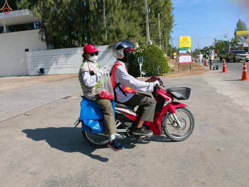 ภาพ No.301491:ภาพเบื้องหลังอาสาสมัครรวมใจ ชุดที่ 4 ในโครงการธรรมยาตรา กตัญญูบูชา มหาปูชนียาจารย์ พระมงคลเทพมุนี(สด จนฺทสโร) พระผู้ปราบมาร อนุสรณ์สถาน 7 แห่ง ปีที่ 14