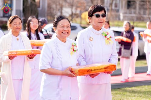 ภาพ No.318945:วันที่ 29 มีนาคม พ.ศ.2569 พิธีทอดผ้าป่าวัดพระธรรมกาย 20 ศูนย์สาขา และการประชุมภาคพื้นอเมริกา ไตรมาสที่ 1/2569 วัดพระธรรมกายชิคาโก ประเทศสหรัฐอเมริกา