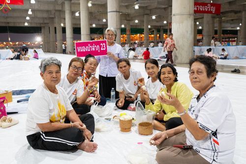 ภาพ No.323894:วันที่ 22 เมษายน พ.ศ.2569 (วันคุ้มครองโลก) งานถวายมหาสังฆทาน 40,000 กว่าวัดทั่วประเทศ บรรยากาศพระสังฆาธิการและสาธุชน  เดินทางเข้าวัดพระธรรมกาย และพักค้าง ตั้งแต่ ตอนเย็นวันที่ 21  ถึงเช้าวันที่ 22