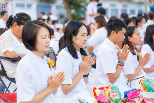 ภาพ No.297503:วันที่ 18 มกราคม พ.ศ. 2569 พิธีตักบาตรพระธรรมยาตรา ณ วัดโบสถ์บน ต.บางคูเวียง จ.นนทบุรี อนุสรณ์สถานลำดับที่ 4 สถานที่เกิดด้วยกายธรรม ในโครงการธรรมยาตรา กตัญญูบูชา มหาปูชนียาจารย์ พระมงคลเทพมุนี(สด จนฺทสโร) พระผู้ปราบมาร อนุสรณ์สถาน 7 แห่ง ปีที่ 14