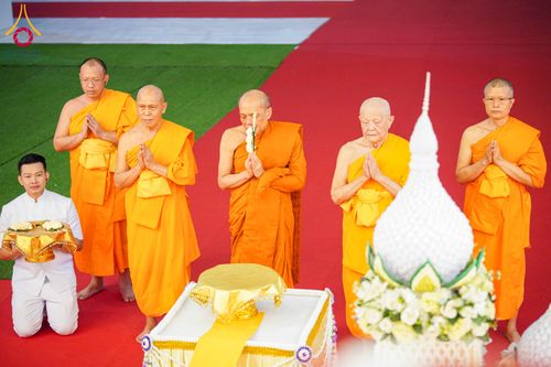 ภาพ No.316692:วันอาทิตย์ที่ 29 มีนาคม พ.ศ. 2569 พิธีทอดผ้าบังสุกุลและพิธีชำระร่าง โยมพ่อณรงค์ จินตมากุล  สิริอายุ 99 ปี 11 เดือน โยมบิดา พระครูปลัดรัตนวีรวัฒน์ (รังสฤษดิ์ อิทฺธิจินตโก) ที่ปรึกษาเจ้าคณะจังหวัดปทุมธานี เจ้าอาวาสวัดพระธรรมกาย  ณ ฌาปนสถานชั่วคราว ทางเข้า 