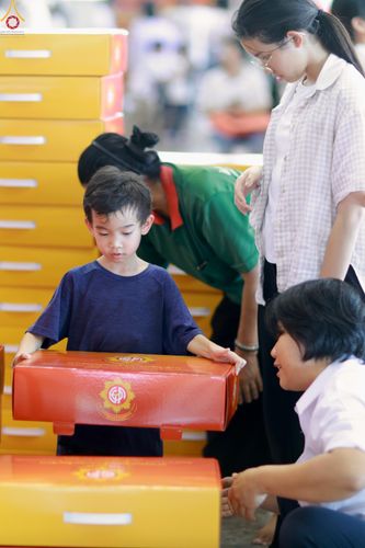 ภาพ No.320532:วันที่ 10 เมษายน พ.ศ.2569 การเตรียมกล่องไทยธรรม เพื่องานถวายมหาสังฆทาน 40,000 กว่าวัดทั่วประเทศ วันคุ้มครองโลก 22 เมษายน พ.ศ.2569 วัดพระธรรมกาย