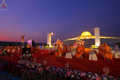 ภาพ No.75253:พิธีจุดประทีปถวายเป็นพุทธบูชา และบูชาธรรมมหาปูชนียาจารย์ ในโครงการธรรมยาตรากตัญญูบูชา มหาปูชนียาจารย์ พระมงคลเทพมุนี(สด จนฺทสโร) พระผู้ปราบมาร ปีที่ 11 ณ อนุสรณ์สถานลำดับที่ 7 สถานที่ขยายวิชชาธรรมกาย วัดพระธรรมกาย จ.ปทุมธานี วันที่ 31 มกราคม พ.ศ. 2566