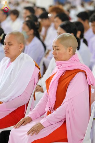 ภาพ No.287599:วันที่ 1 มกราคม พ.ศ. 2569 พิธีบูชาข้าวพระ ณ สภาธรรมกายสากล วัดพระธรรมกาย